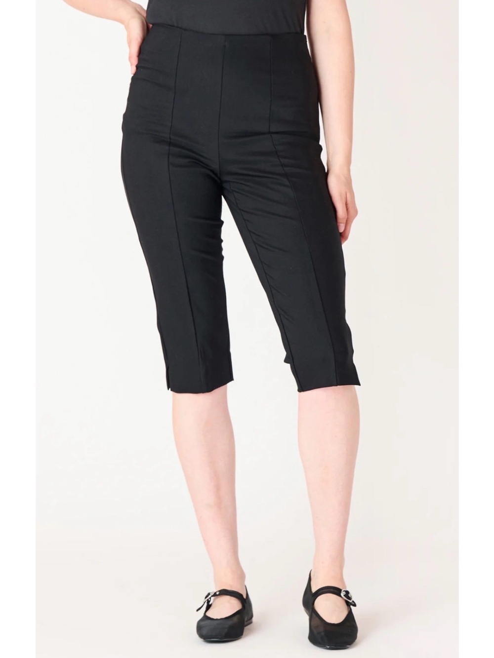 Black Tape Black Side Zip Capri Pants With Piping‎ Detail